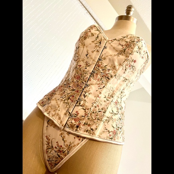 NWT Cream Floral Corset - Picture 4 of 5